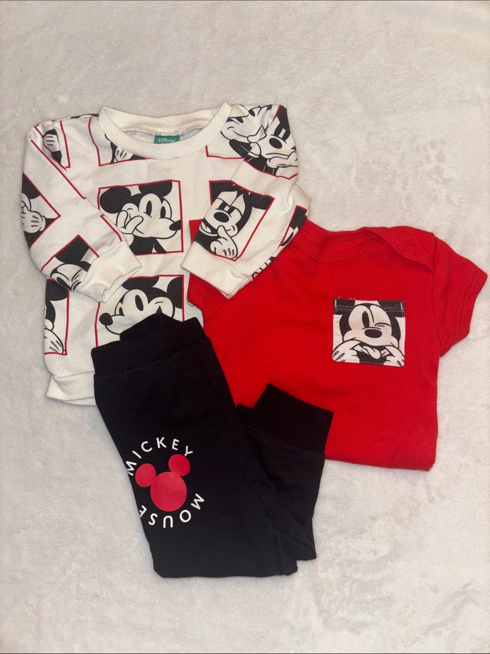 Disney Red, White & Black Mickey Mouse 3-Piece Kids Set 3-6 months